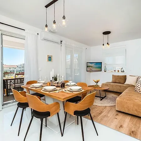 Apartment 4-star, Terrace 16m2 & Seaview,4min Walk To Beach, 2 Private Parking Spaces