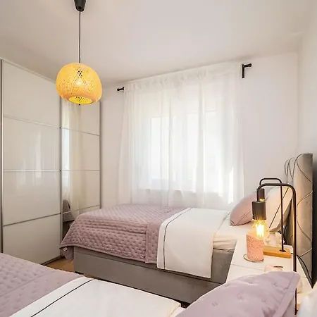 4-star, Terrace 16m2 & Seaview,4min Walk To Beach, 2 Private Parking Spaces Apartment *