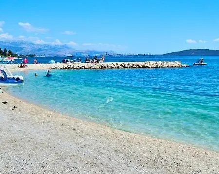 Apartment 4-star, Terrace 16m2 & Seaview,4min Walk To Beach, 2 Private Parking Spaces *