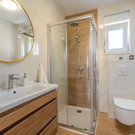 4-star, Terrace 16m2 & Seaview,4min Walk To Beach, 2 Private Parking Spaces * Kastela