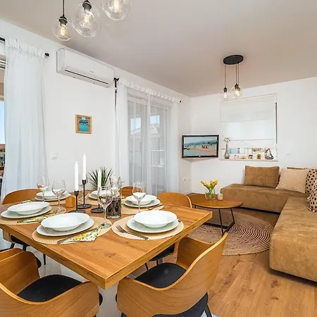 4-star, Terrace 16m2 & Seaview,4min Walk To Beach, 2 Private Parking Spaces Apartment *