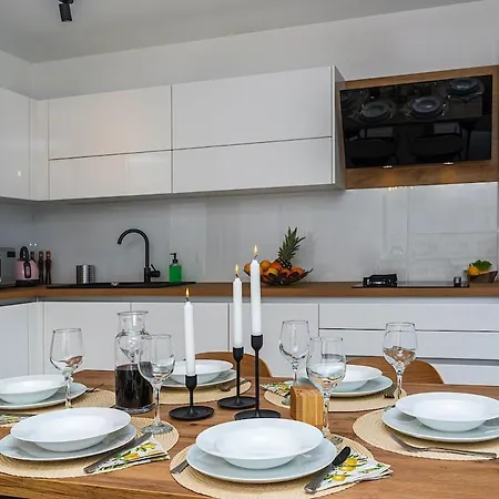 Apartment 4-star, Terrace 16m2 & Seaview,4min Walk To Beach, 2 Private Parking Spaces *