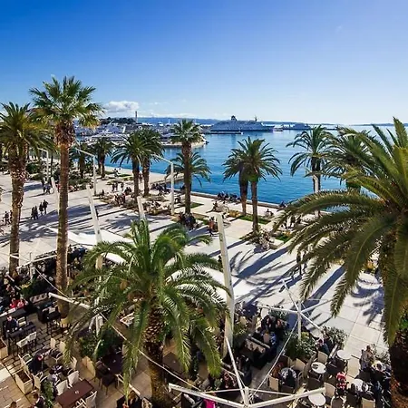 Apartment 4-star, Terrace 16m2 & Seaview,4min Walk To Beach, 2 Private Parking Spaces *