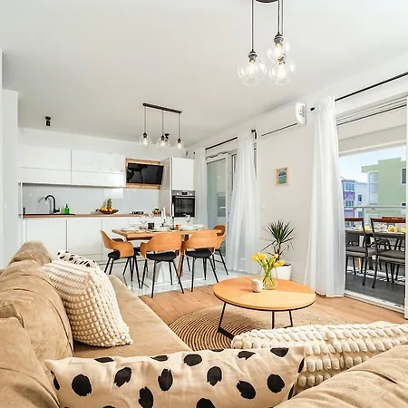 Apartment 4-star, Terrace 16m2 & Seaview,4min Walk To Beach, 2 Private Parking Spaces