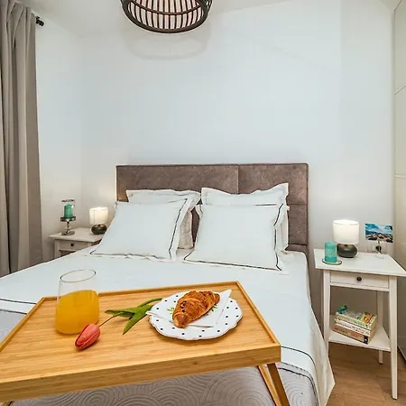 Apartment 4-star, Terrace 16m2 & Seaview,4min Walk To Beach, 2 Private Parking Spaces